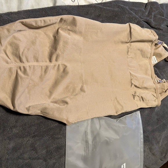 Brand New HeyShape in a size Large (NW) - Picture 2 of 2